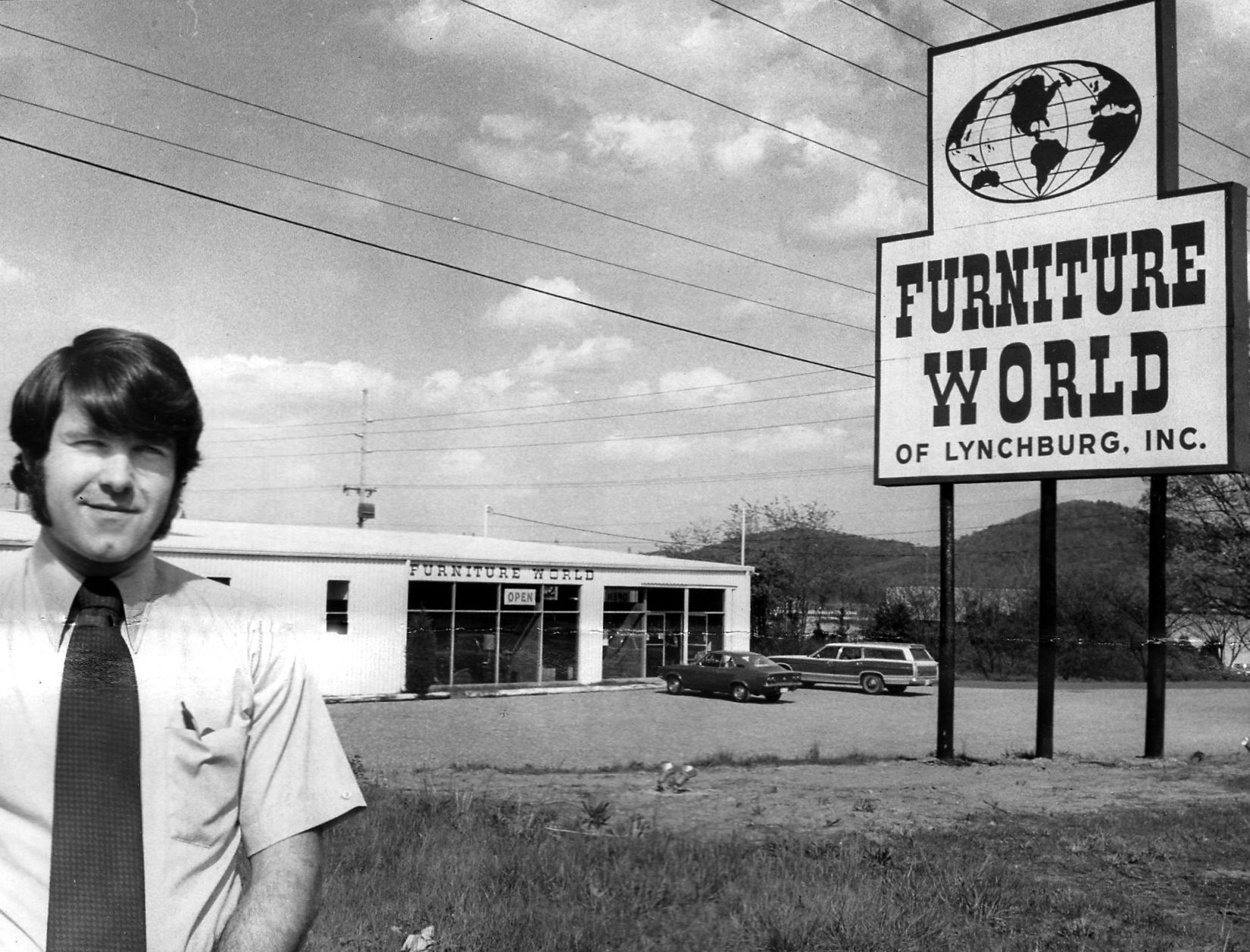 1973-04-25 Furniture World